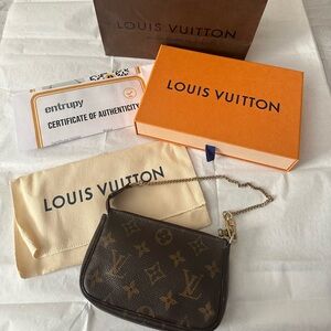 Louis Vuitton Mini Pochette Accessoires Monogram Canvas
